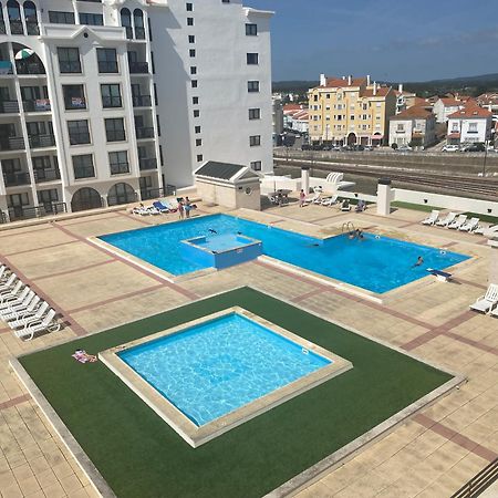Beachfront 3Bdr Apt On Marginal Boulevard Sao Martinho do Porto Luaran gambar