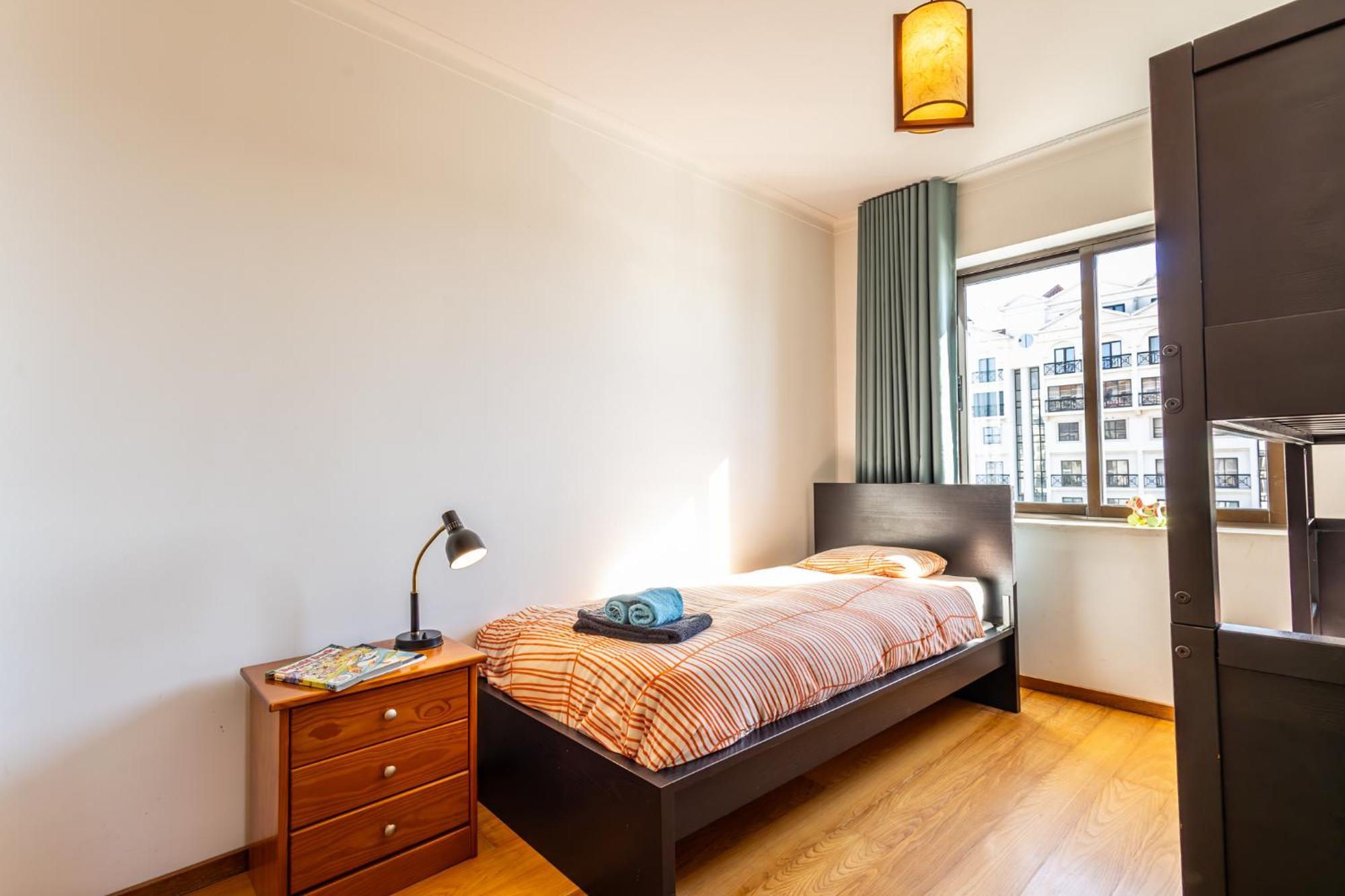 Beachfront 3Bdr Apt On Marginal Boulevard Sao Martinho do Porto Luaran gambar